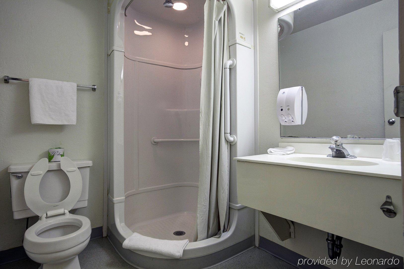 Travelodge By Wyndham Grand Rapids North Уолкер Номер фото