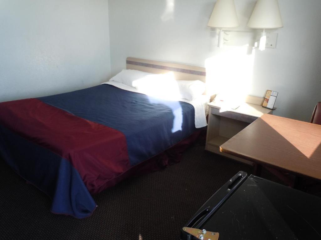 Travelodge By Wyndham Grand Rapids North Уолкер Номер фото