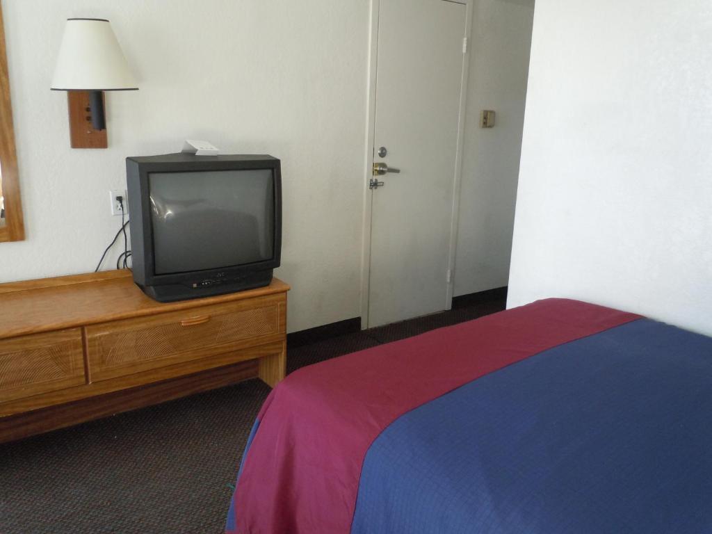 Travelodge By Wyndham Grand Rapids North Уолкер Номер фото
