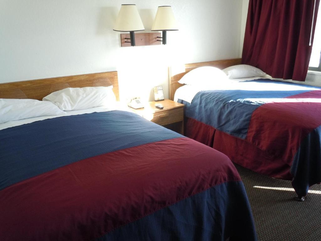 Travelodge By Wyndham Grand Rapids North Уолкер Номер фото
